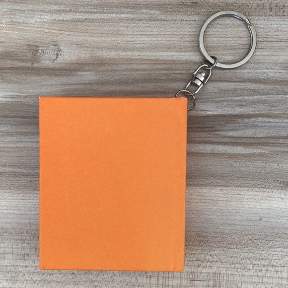 ❤️ Neiman Marcus Notebook Keychain - Picture 4 of 8